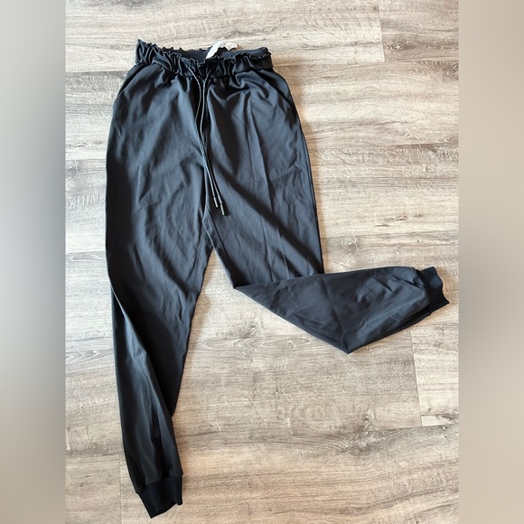 Lululemon Stretch High-Rise Jogger - Picture 2 of 2